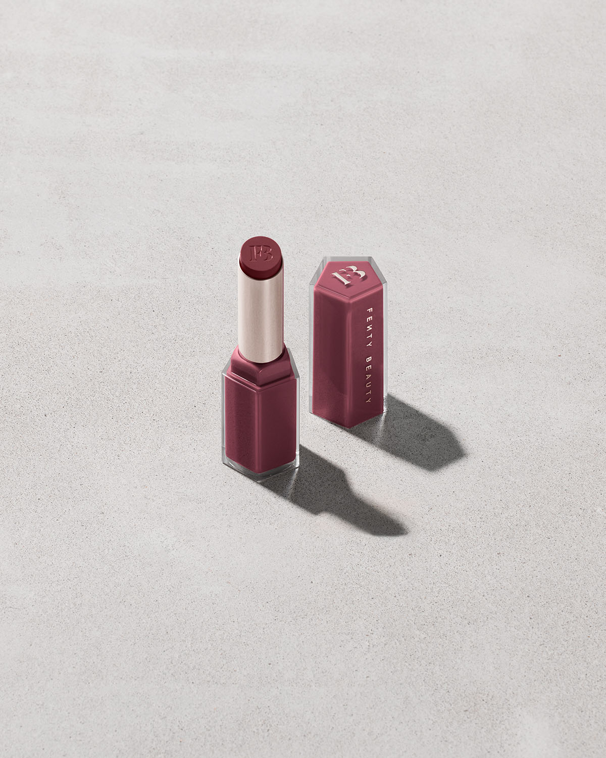 Gloss Bomb Stix High-Shine Gloss Stick ?? RiRi