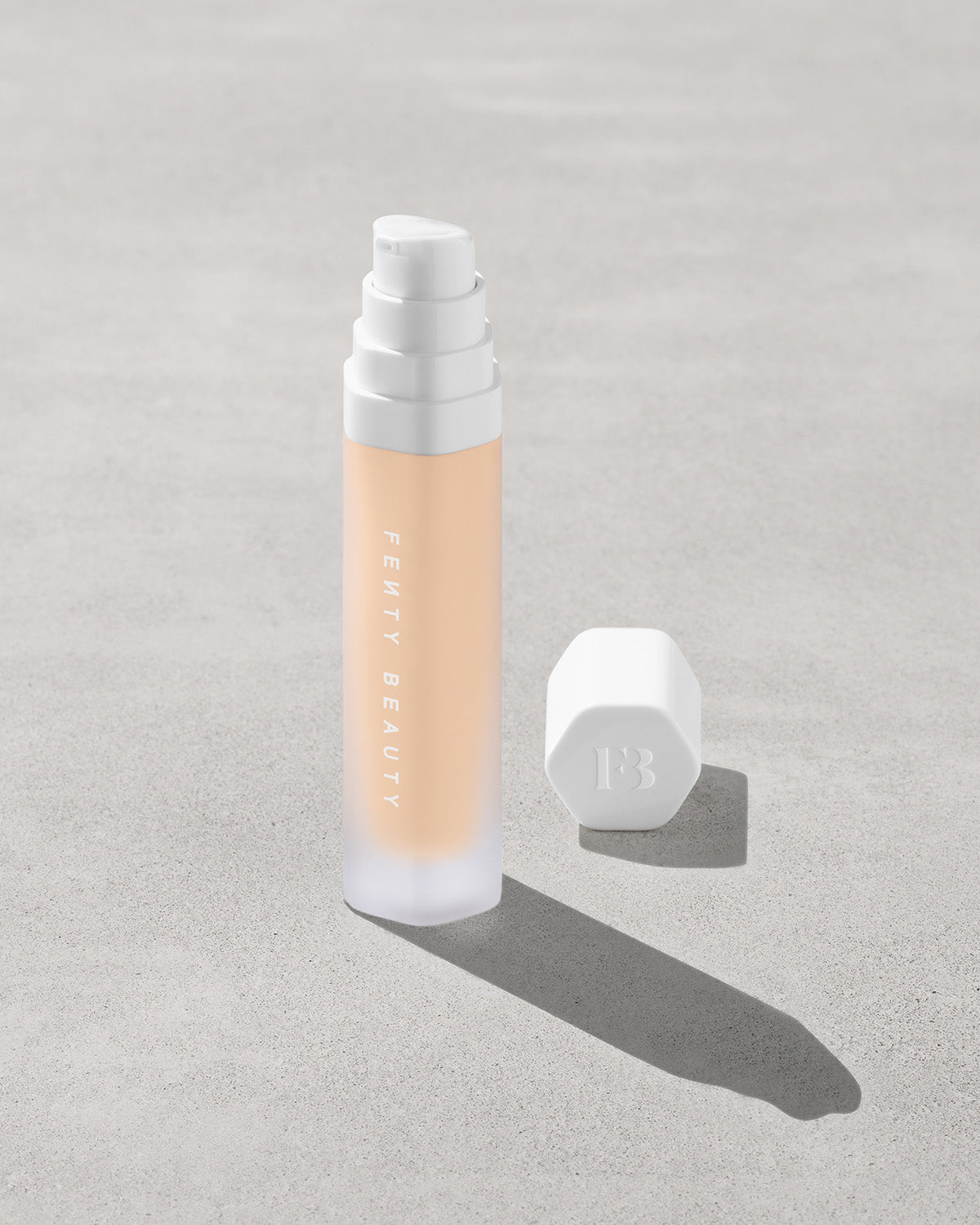 Soft'lit Naturally Luminous Longwear Foundation ?? 175