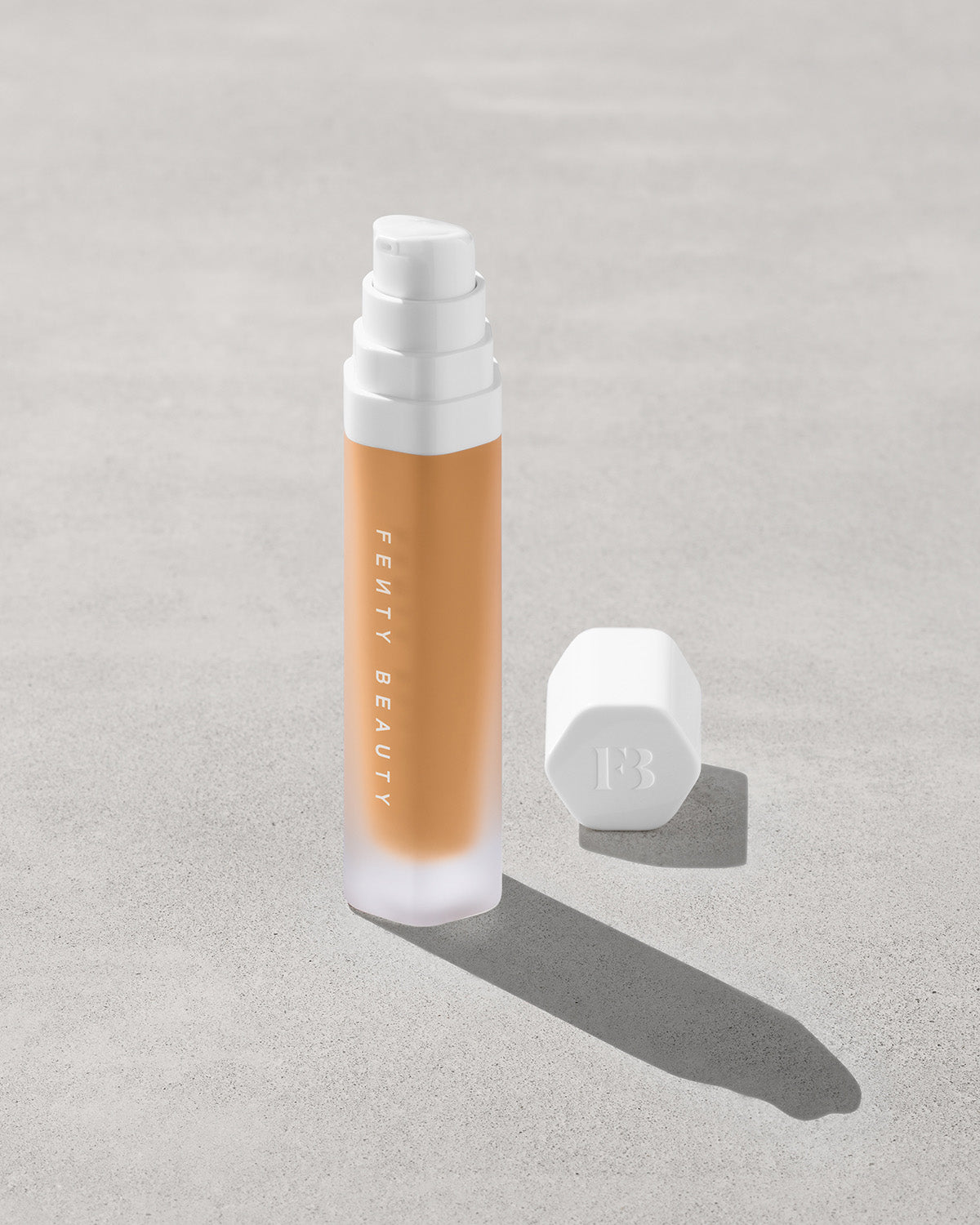 Soft'lit Naturally Luminous Longwear Foundation ?? 330